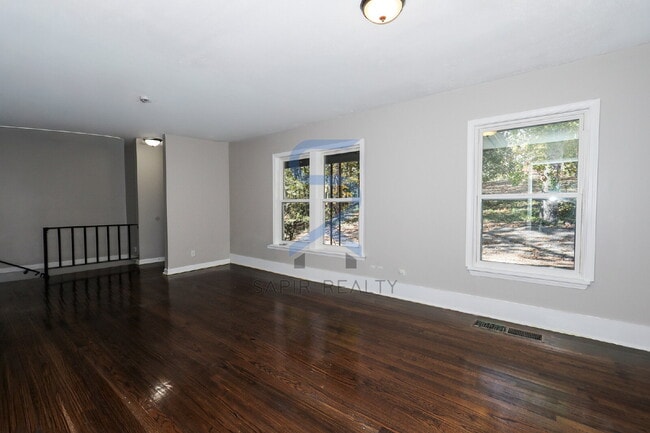 Foto del edificio - 5425 Skyview Dr SW