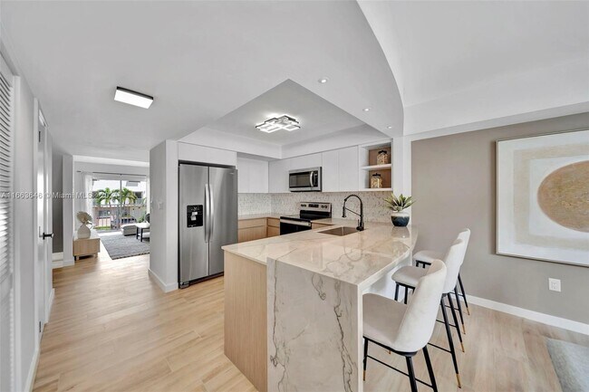 Kitchen - 1000 SW 104th Ct