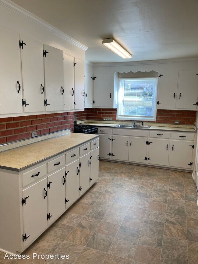 Building Photo - 3 br, 2 bath House - 151 Madison Road