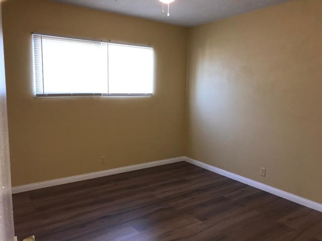 bedroom - 2621 W Ramona Rd