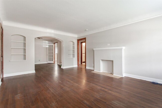 Building Photo - 2 Bedroom, 1 Bath near Lower Greenville