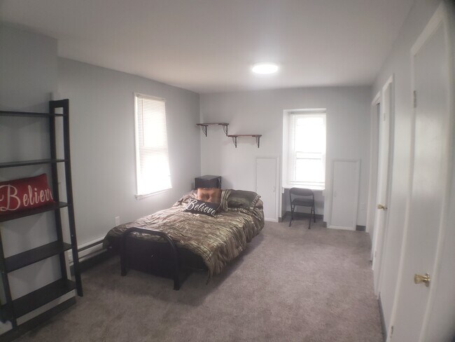 3rd Floor Loft - 32 Umberto Ave