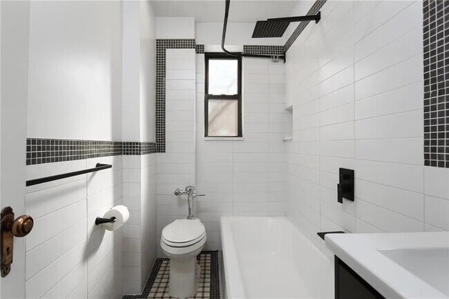 Foto del edificio - 415 Ocean Pkwy