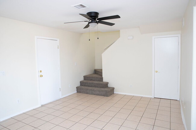 Building Photo - SINGLE FAMILY HOME.