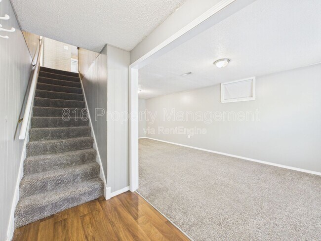 Foto del edificio - 7156 Woodson Rd