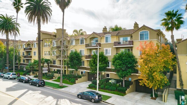 Foto del edificio - 2245 Beverly Glen Blvd.