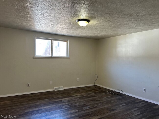 Building Photo - 209 Maryland St