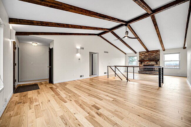 Foto del edificio - $3,995.95, $200 Off Cleaning Voucher, 4 Beds - 3 Baths, Single Family Home in Denver with 2-Car A...