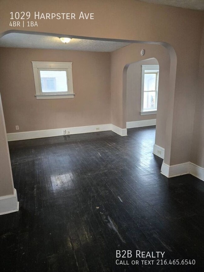 Building Photo - 1029 Harpster Ave