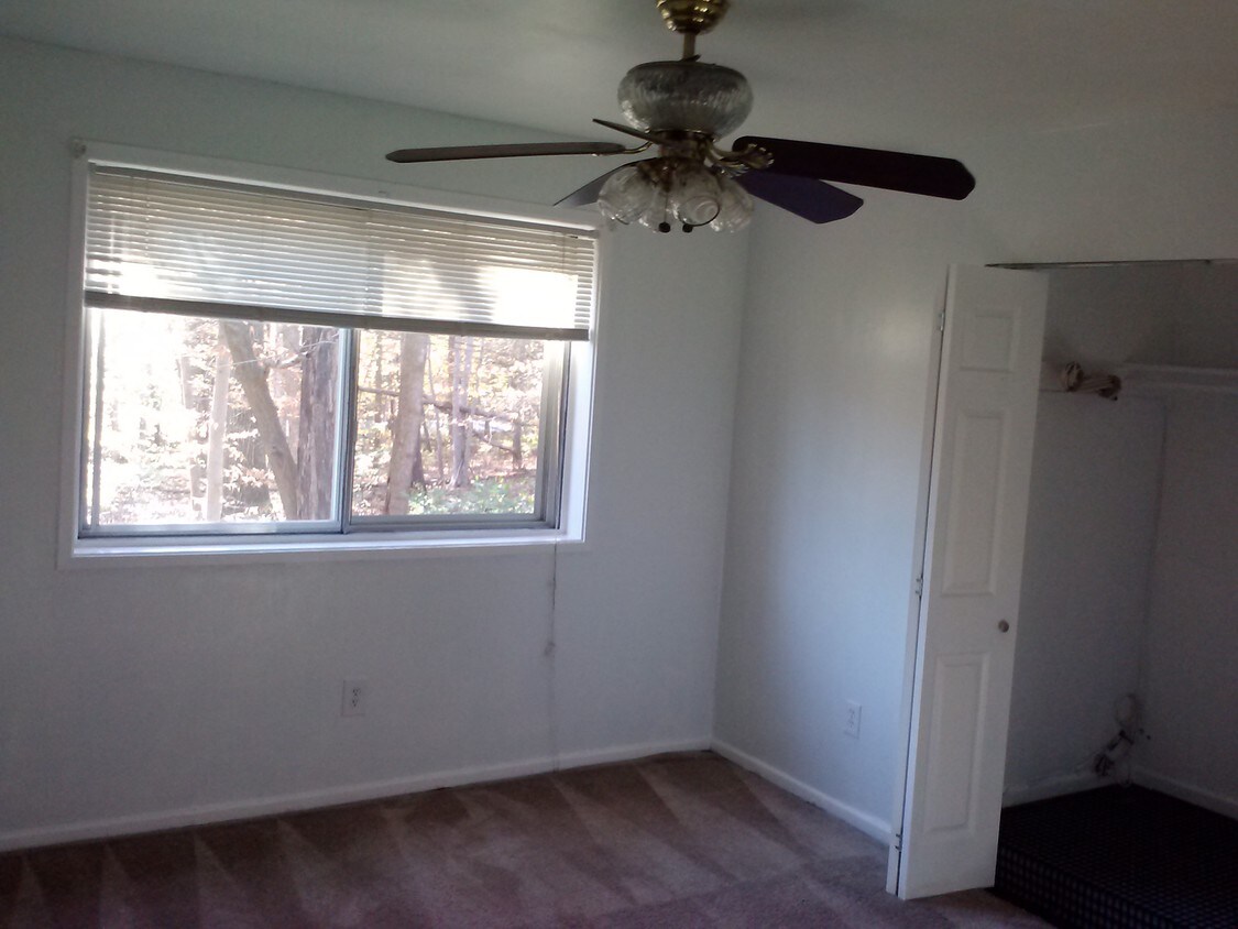 Foto principal - 10167 Mosby Woods Dr