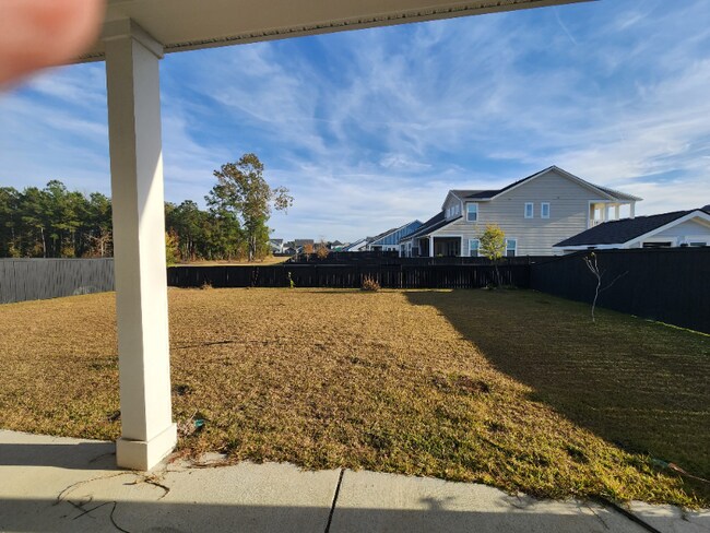 Foto del edificio - 112 Ashworth Dr