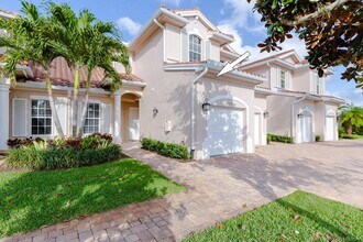 Building Photo - 2371 SW Carriage Hill Terrace