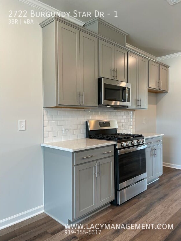 Building Photo - 2722 Burgundy St