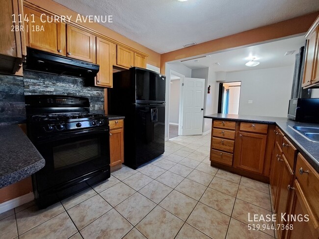 Building Photo - 2 Bed 1 Bath Single Family Home w Off Stre...