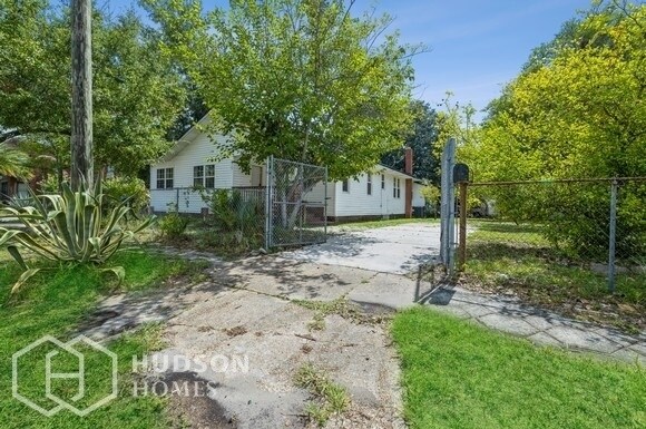 Foto del edificio - NOW AVAILABLE! 2425 North Market St, Jacks...