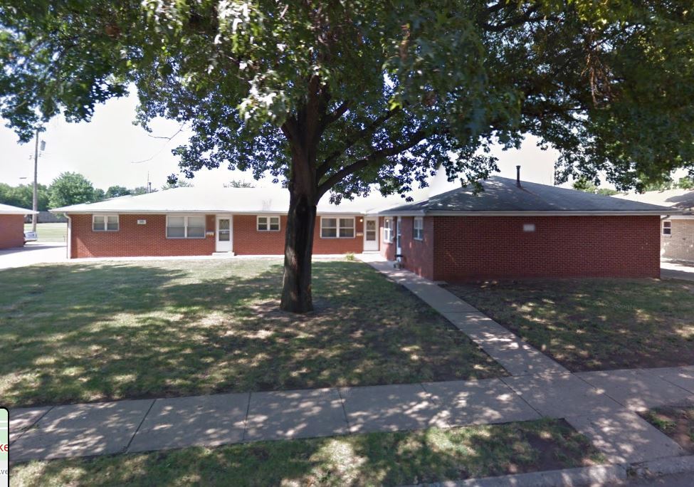 305 Lakeside Ave, Pekin, IL 61554 Apartments in Pekin, IL