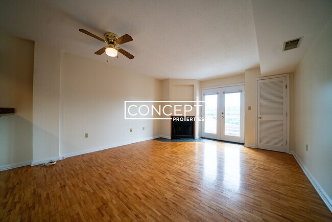 Building Photo - 345 Franklin St