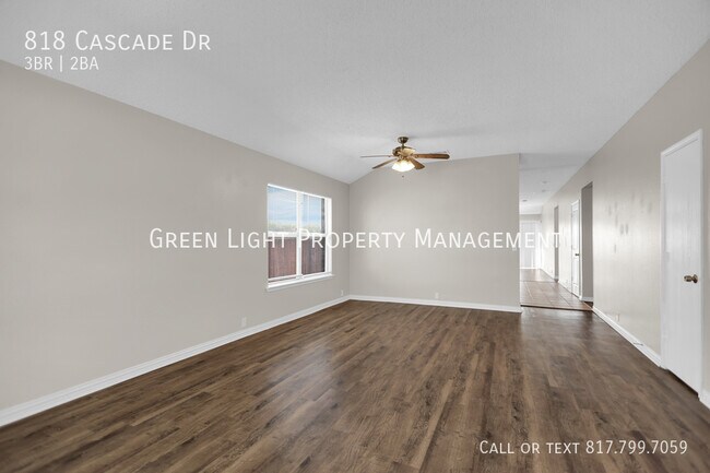 Building Photo - 818 Cascade Dr