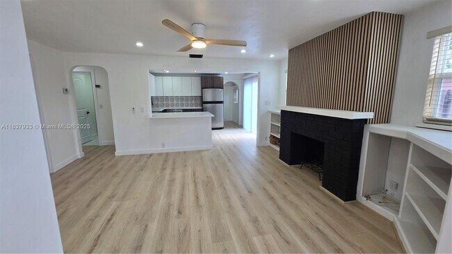 Foto del edificio - 1448 NE 24th Ct