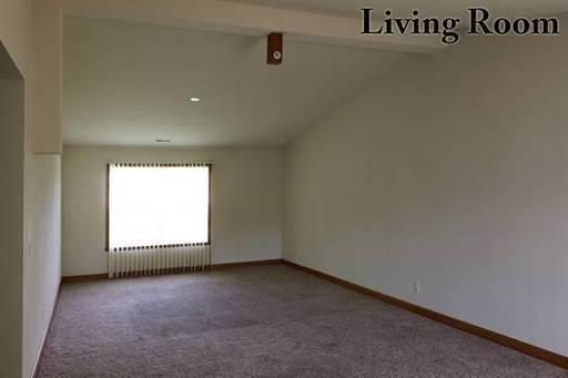 Building Photo - 10082 Clearwing Ln