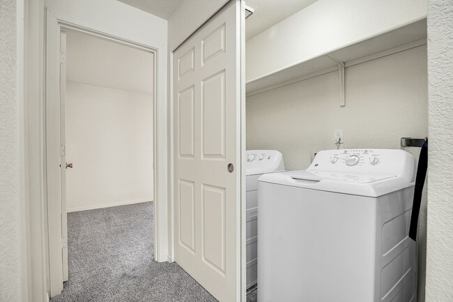 Building Photo - Parkgrove Apartments