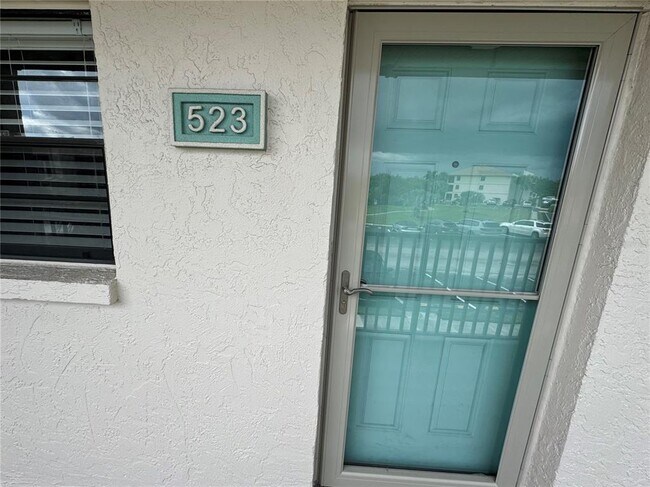 Foto del edificio - 175 Kings Hwy