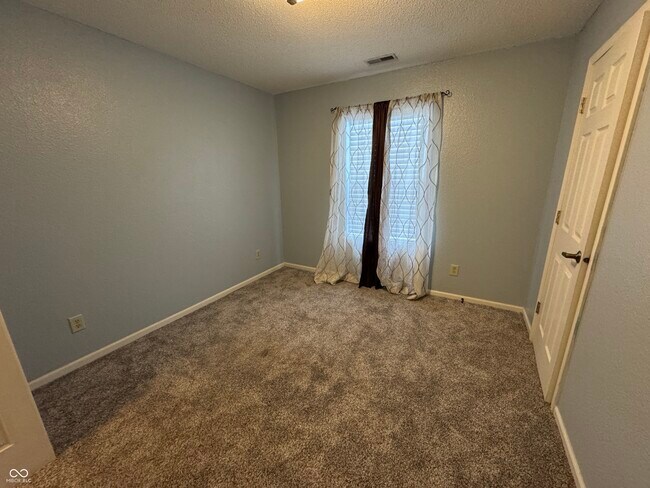 Foto del edificio - 4631 W Smith Valley Rd