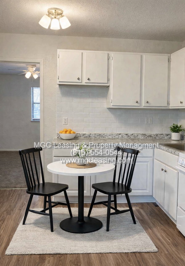 Building Photo - Le Grand Apartments - Ask about our June Move-In Specials!