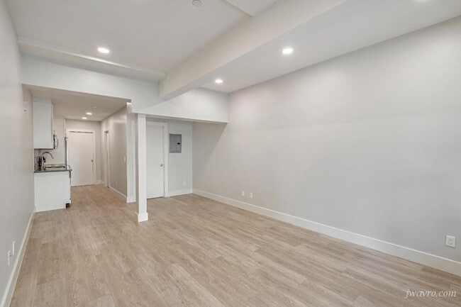 Building Photo - 1801 Beach St