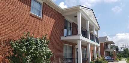 Building Photo - 206 E South St