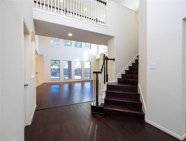 Building Photo - 2327 Centerbrook Ln