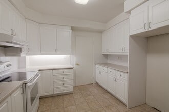 Building Photo - 3468 Rue Drummond