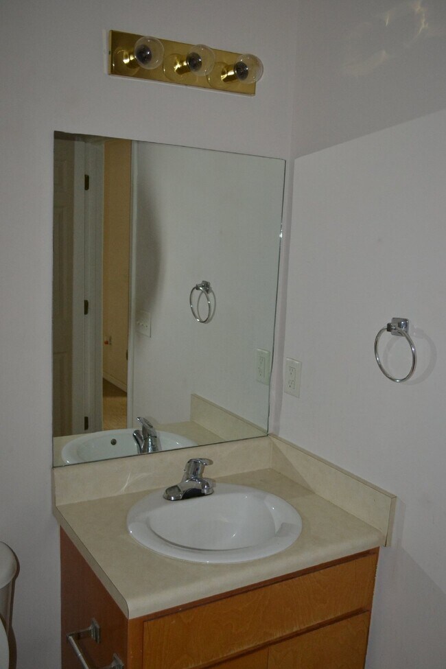 Foto del edificio - Apartment For Rent