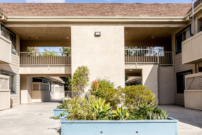 Atrium - Bell Court Apartments