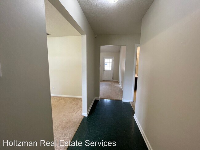 Building Photo - 3 br, 2 bath House - 2125 Walberg Dr.