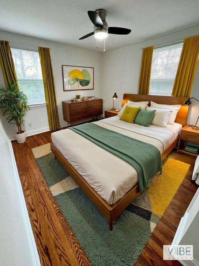 Foto del edificio - Madison Stunner! 3 Bed 2 Bath House W/ Fenced Back Yard