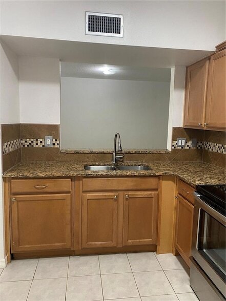 Building Photo - 6014 Portsdale Pl