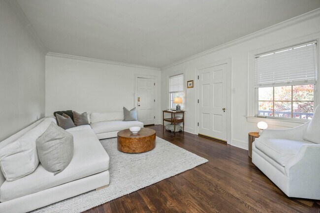 Building Photo - 1411 Fontaine Rd