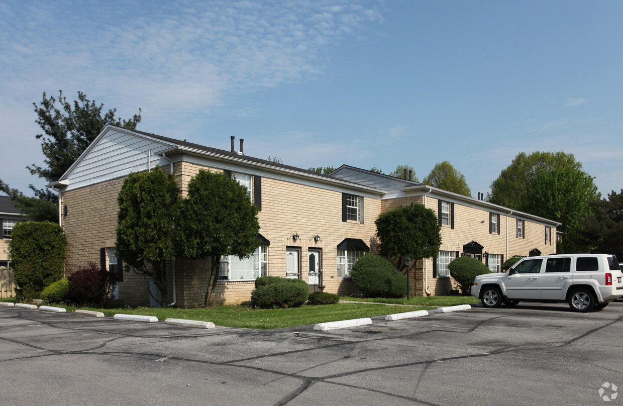 Primary Photo - Cambridge Court Townhomes