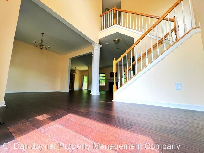 Building Photo - 4 br, 3.5 bath House - 160 White Bark Way
