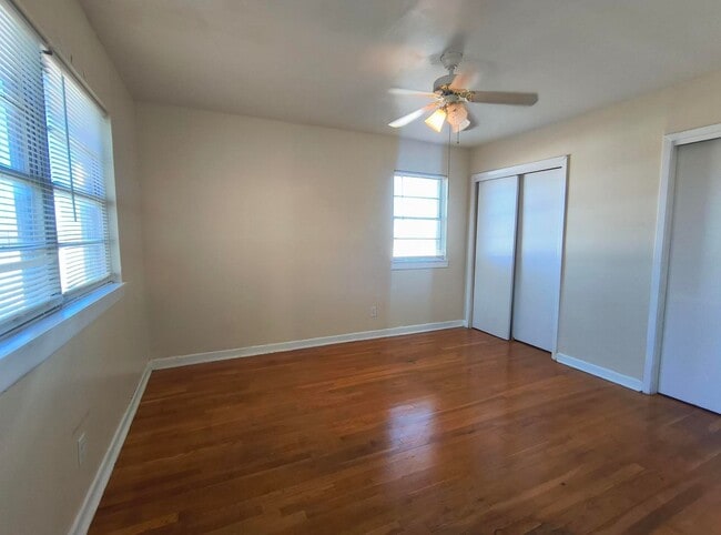 Foto del edificio - CHARMING and AFFORDABLE 3 bedroom home AVAILABLE NOW!