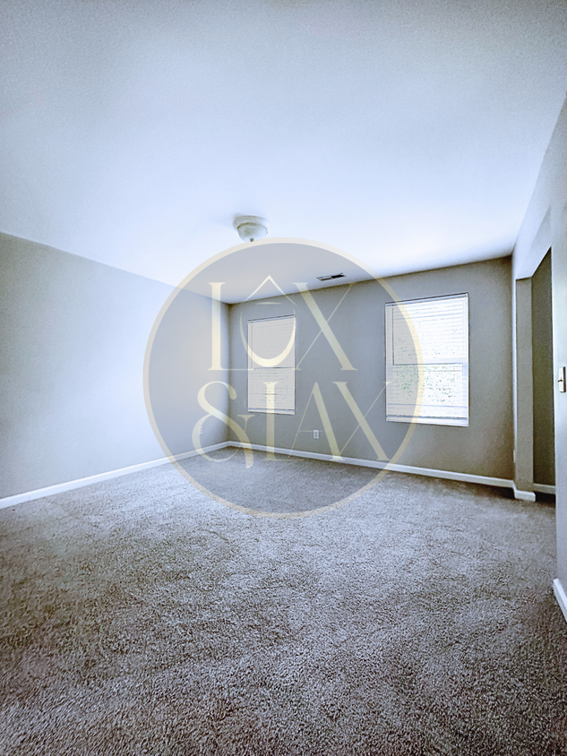 Primary Photo - 121 Rosebud Ln