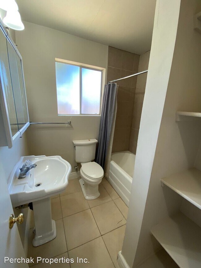Building Photo - 1 br, 1 bath House - 1080 Central Ave #A