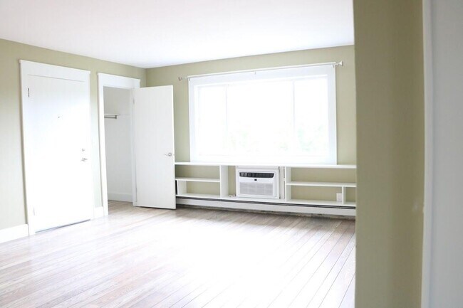 Foto del edificio - 2174 Division St