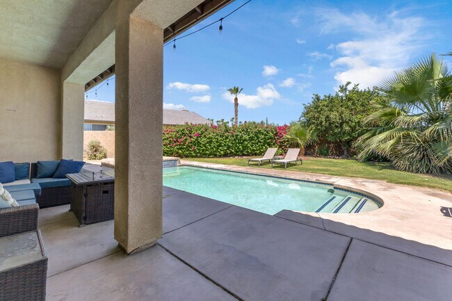 Foto del edificio - 47383 Bahama Ct