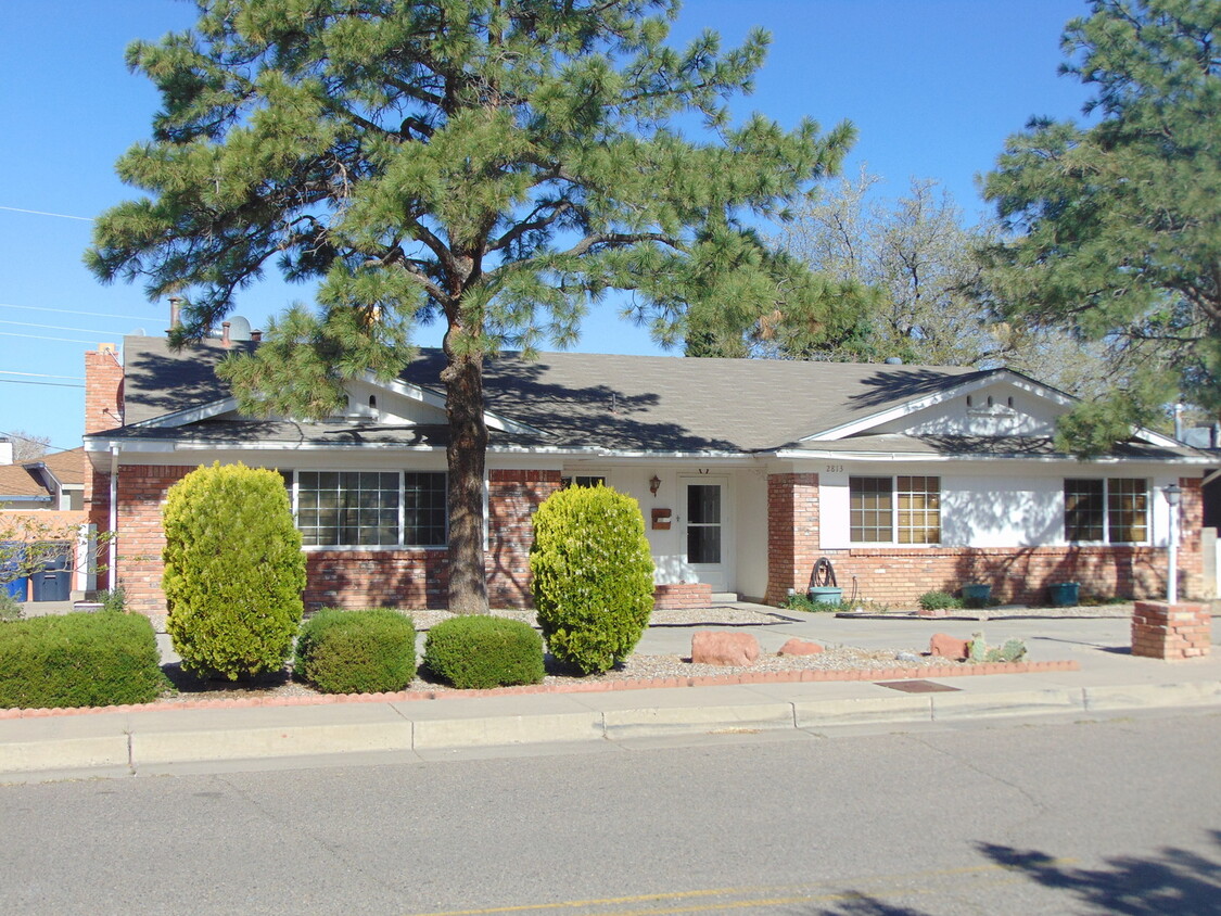 Foto principal - Beautiful Home in NE Albuquerque