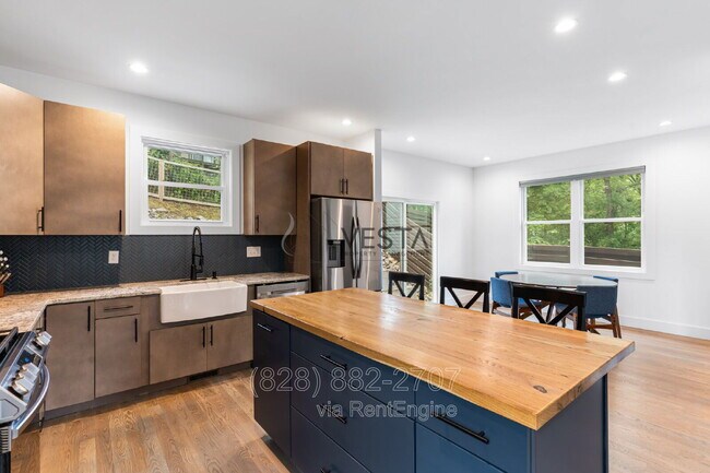 Foto del edificio - 125 Waynesville Ave