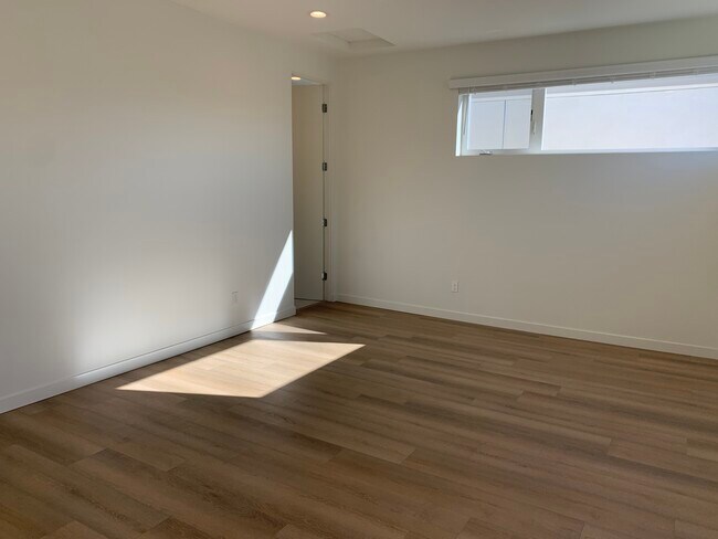 Foto del edificio - 1166 Holly Ave