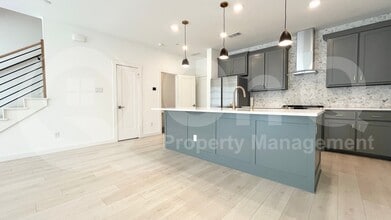 Building Photo - 820 Cavitt Ct