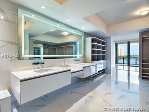 Foto del edificio - 5000 Island Estates Dr